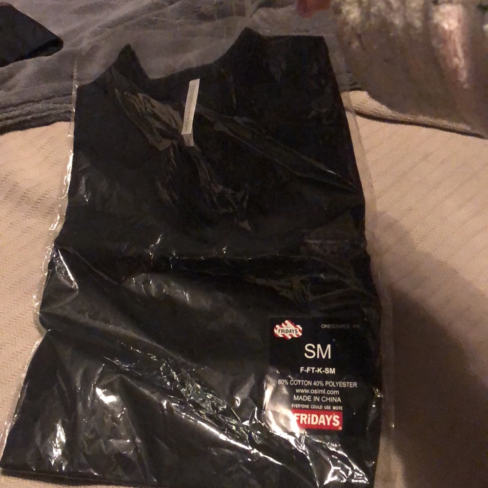 Black Woman’s SM Friday’s Employee T-shirt, New never used